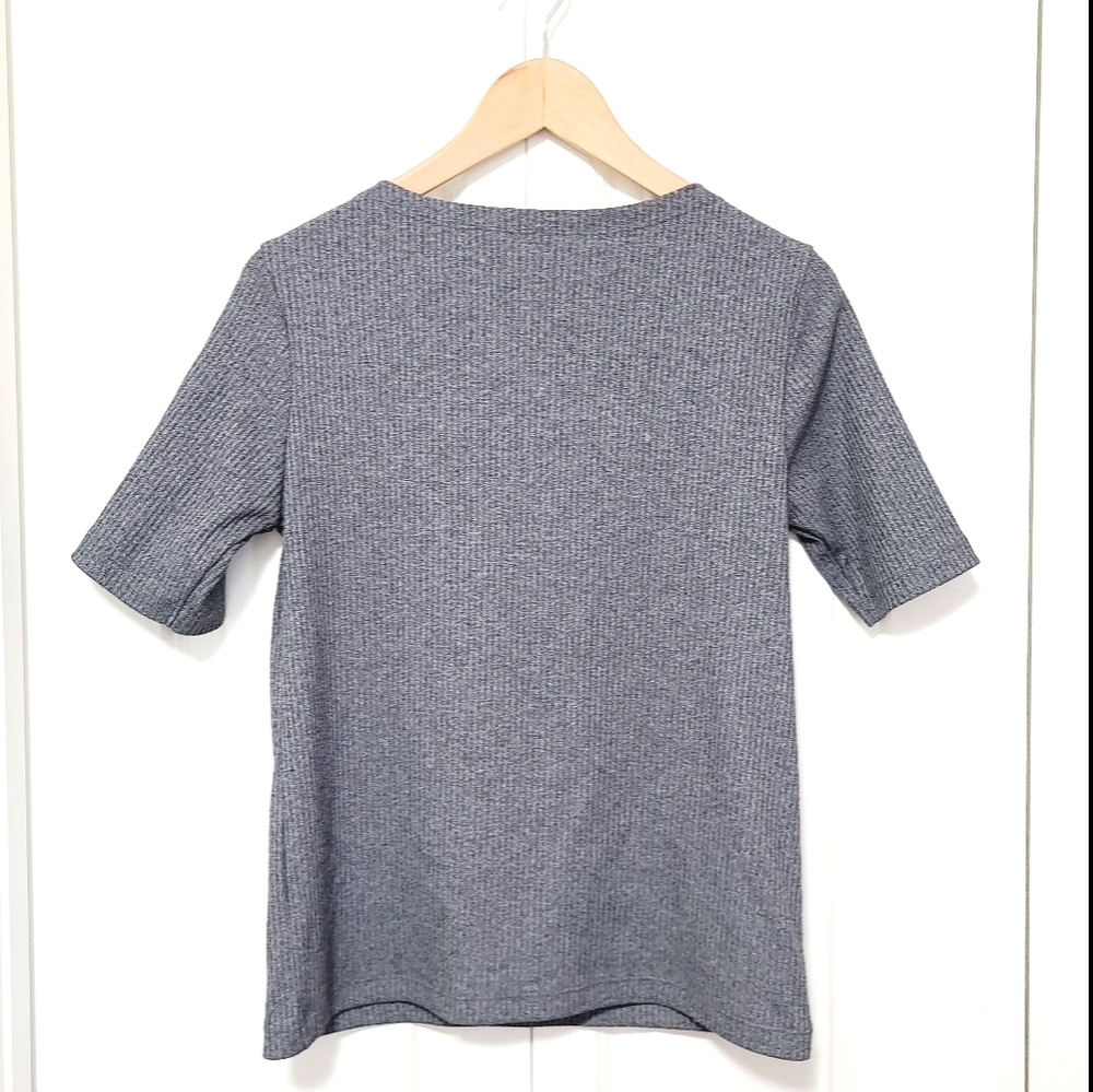 UNIQLO Ribbed Tee - Picture 3 of 6